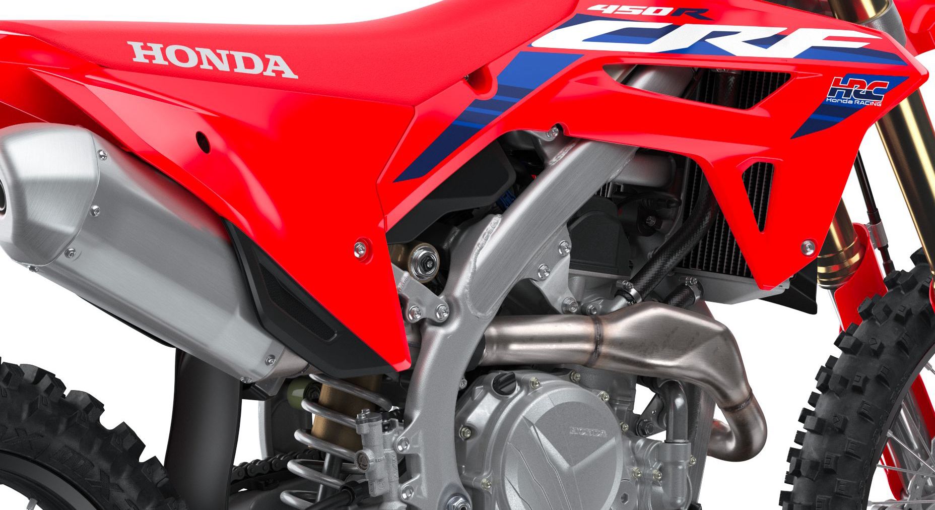 One-piece radiator shrouds