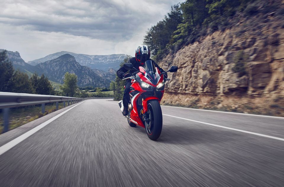 2025-CBR500R-gallery-04