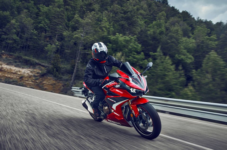 2025-CBR500R-gallery-05