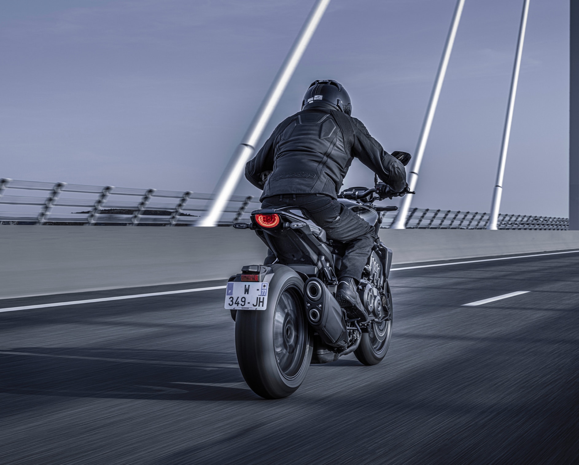 2024-cb1000r-3-1886x1516