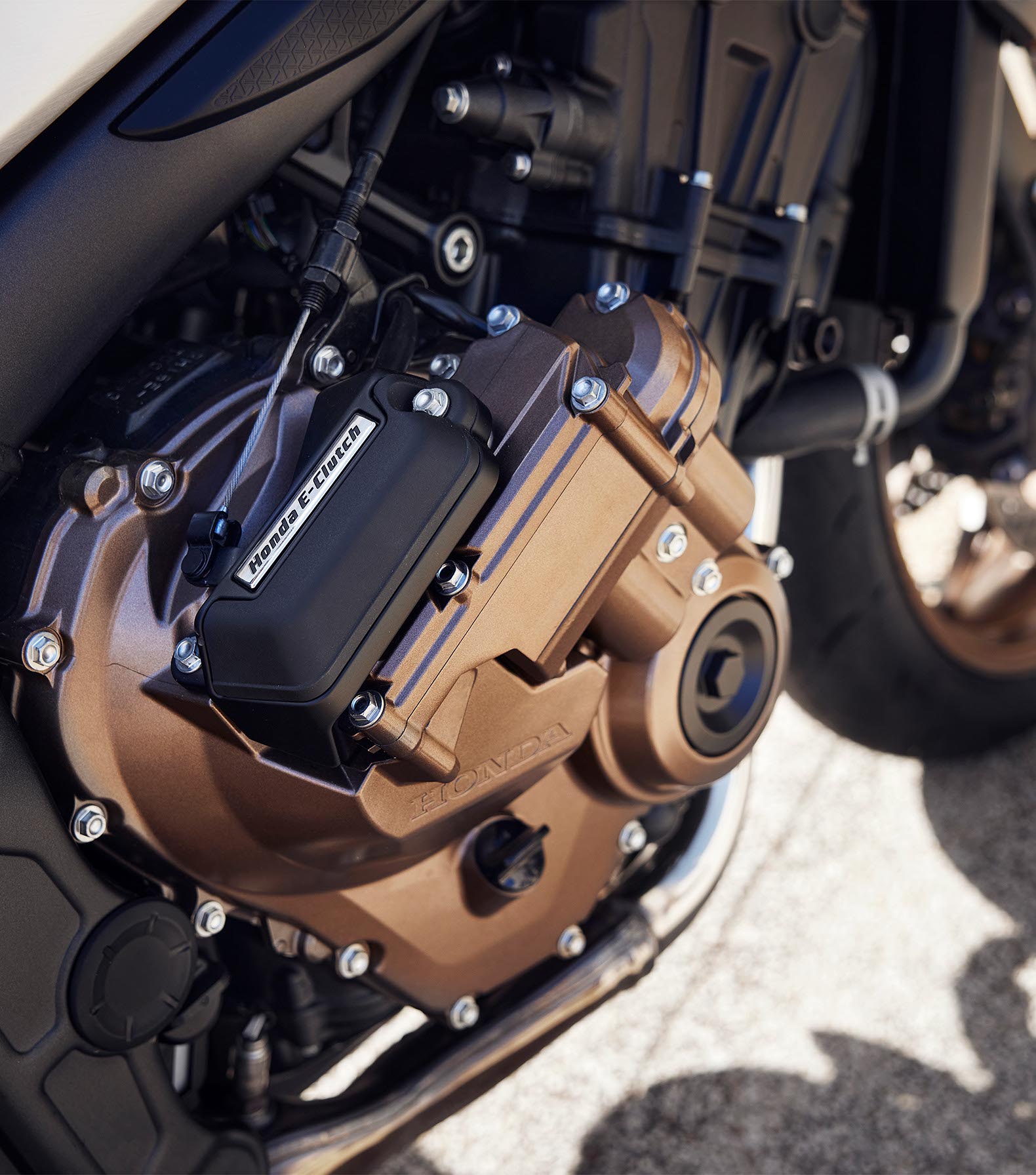 2025-CB650R-Honda-E-Clutch