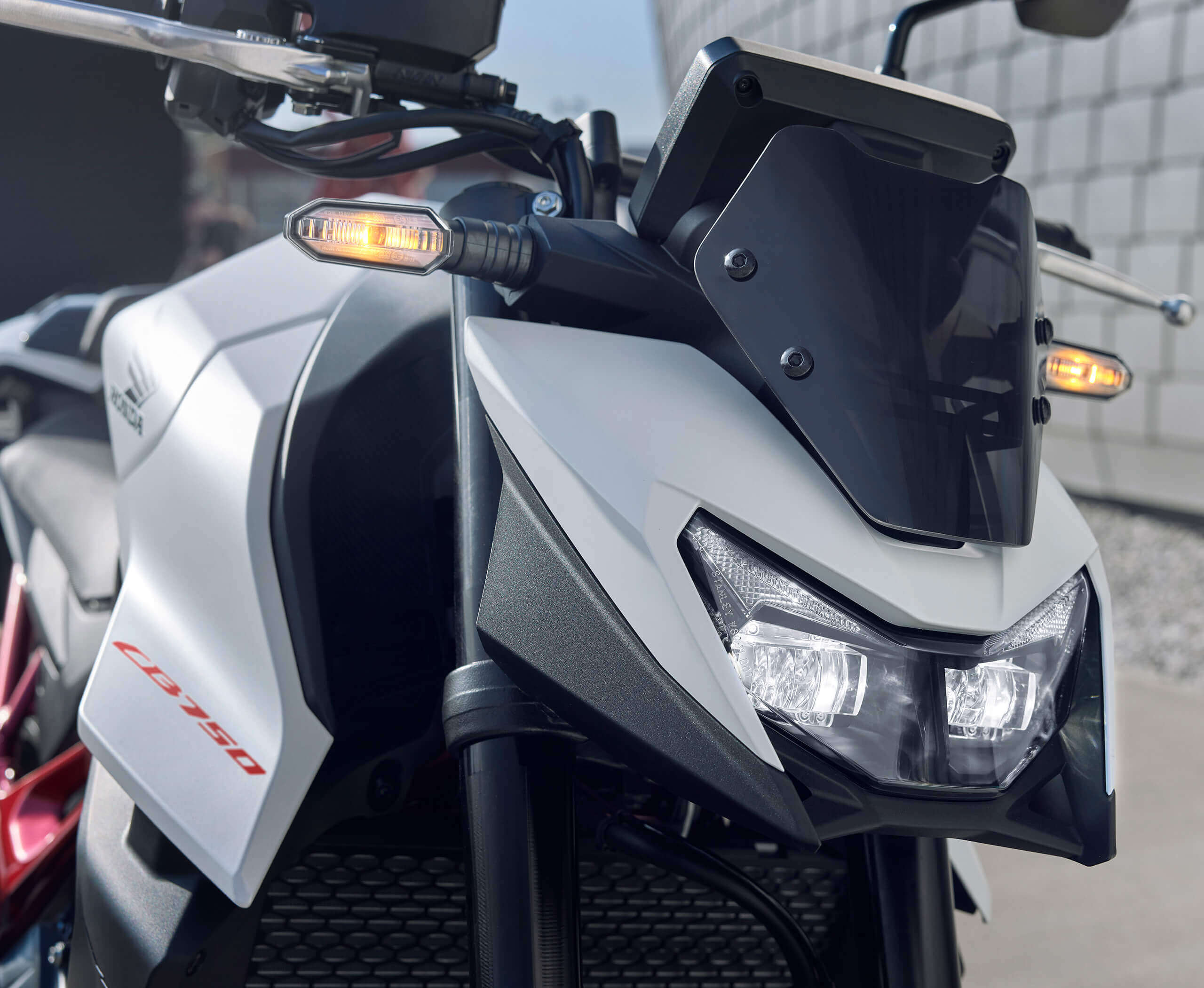 2025-CB750-expanding-gallery-01-2560x2101
