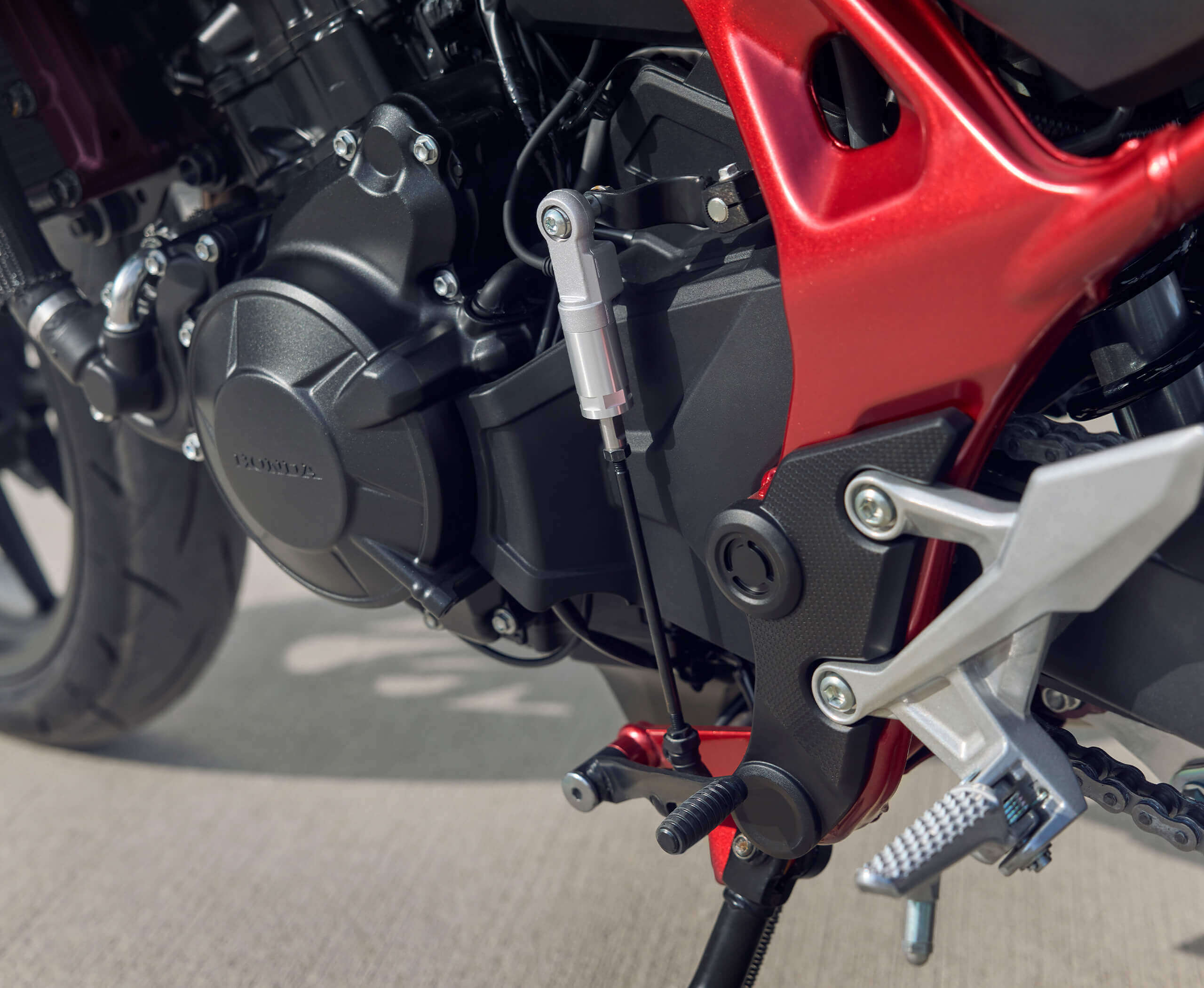 2025-CB750-expanding-gallery-02-2560x2101