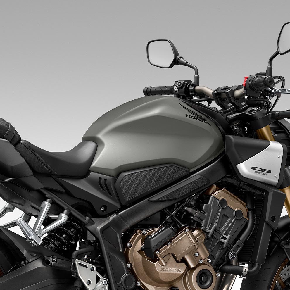 4.1-gallon fuel tank