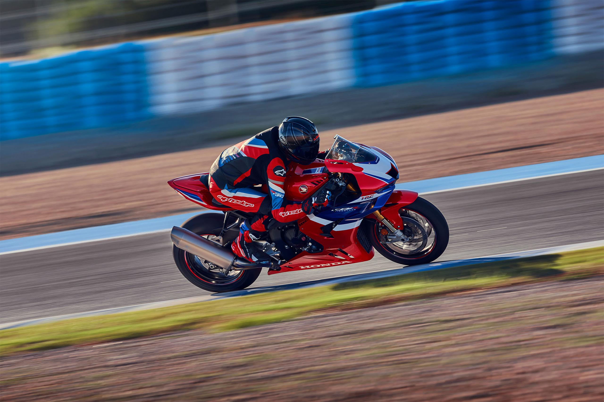 2025-cbr1000rr-r-fireblade-sp-gallery-06