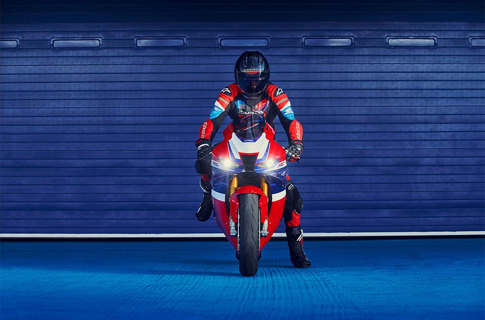 2025-cbr1000rr-r-fireblade-sp-gallery-03