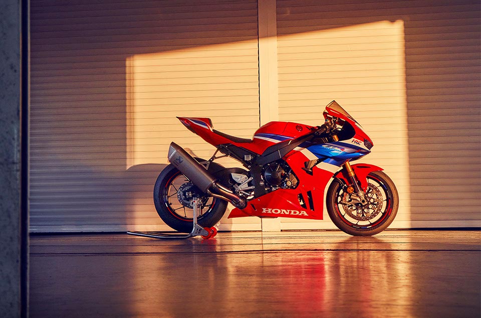 2025-cbr1000rr-r-fireblade-sp-gallery-05