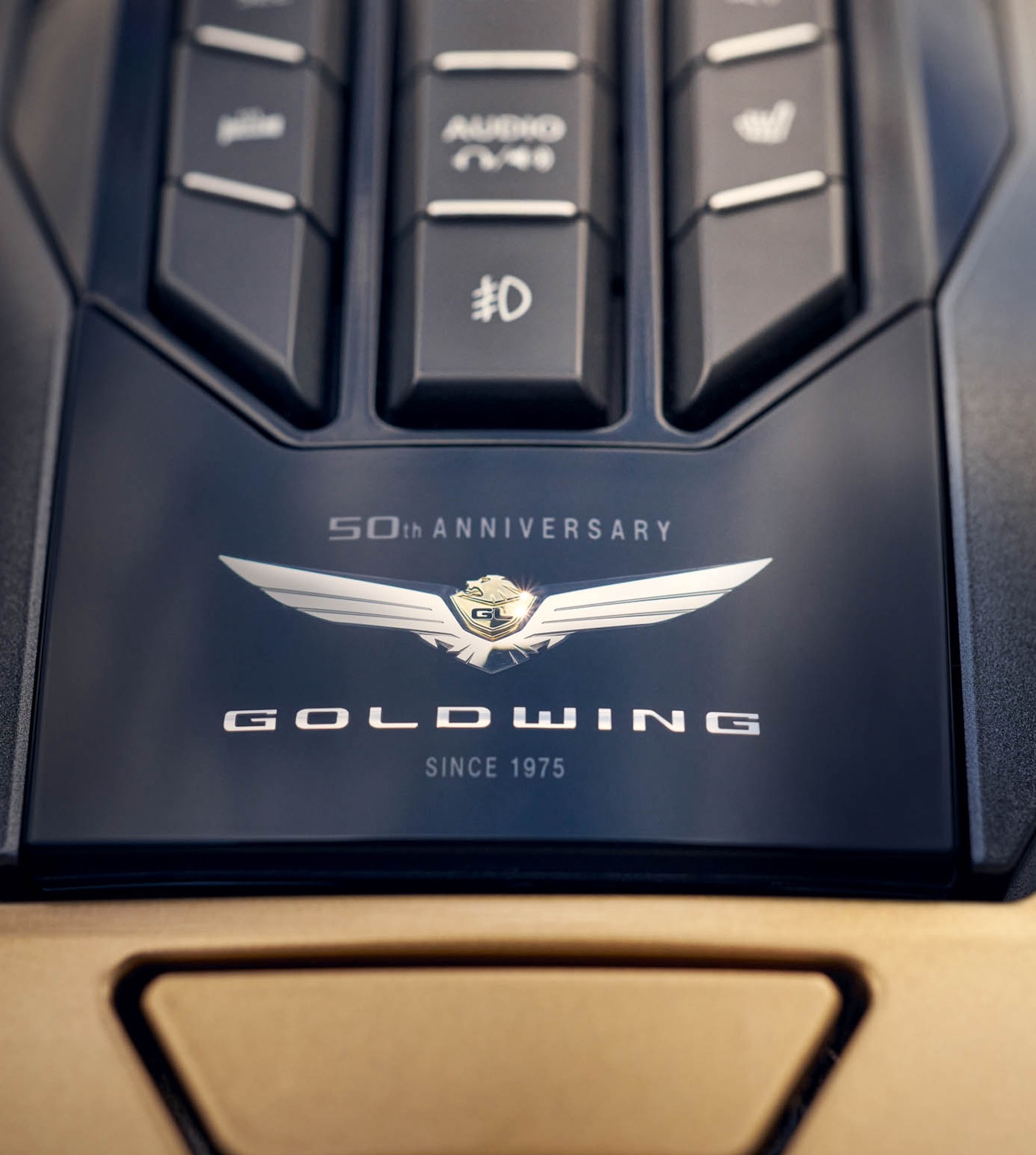 2025-Gold-Wing-Tour-50-Anni