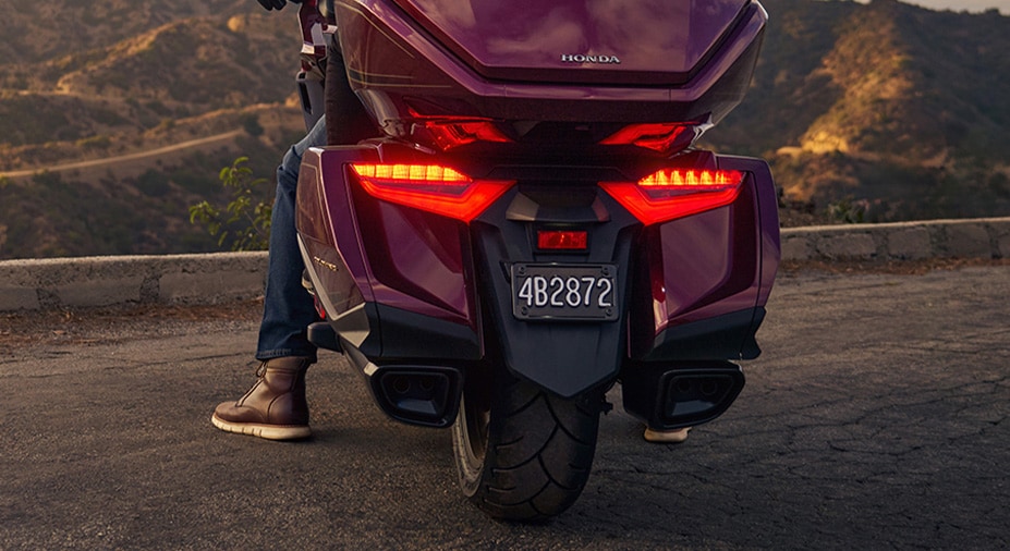 Twin-wall exhaust pipes