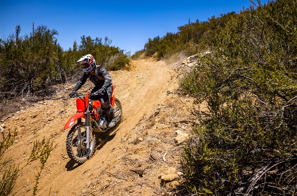 2025-crf250f-gallery-03-960x634