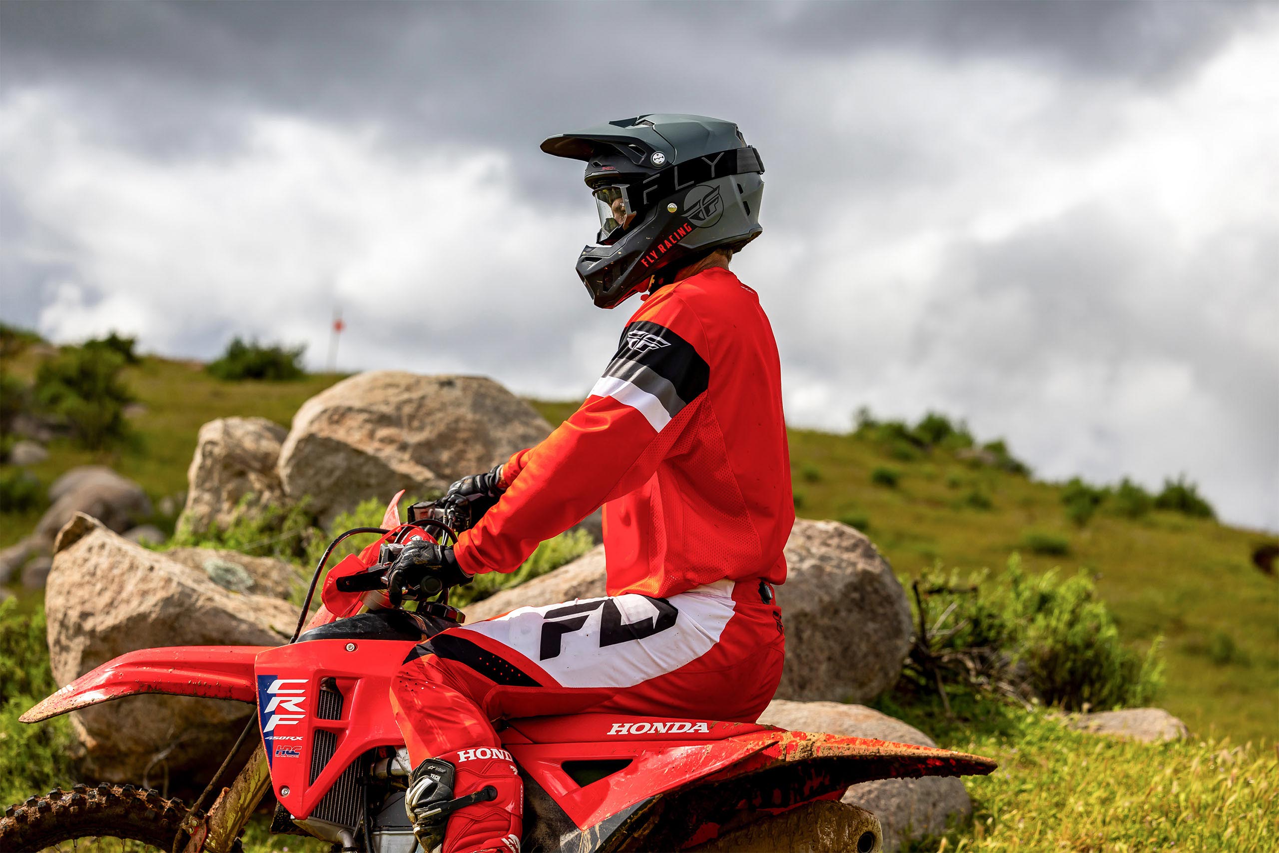 2025-crf450rx-gallery-04-2560x1707