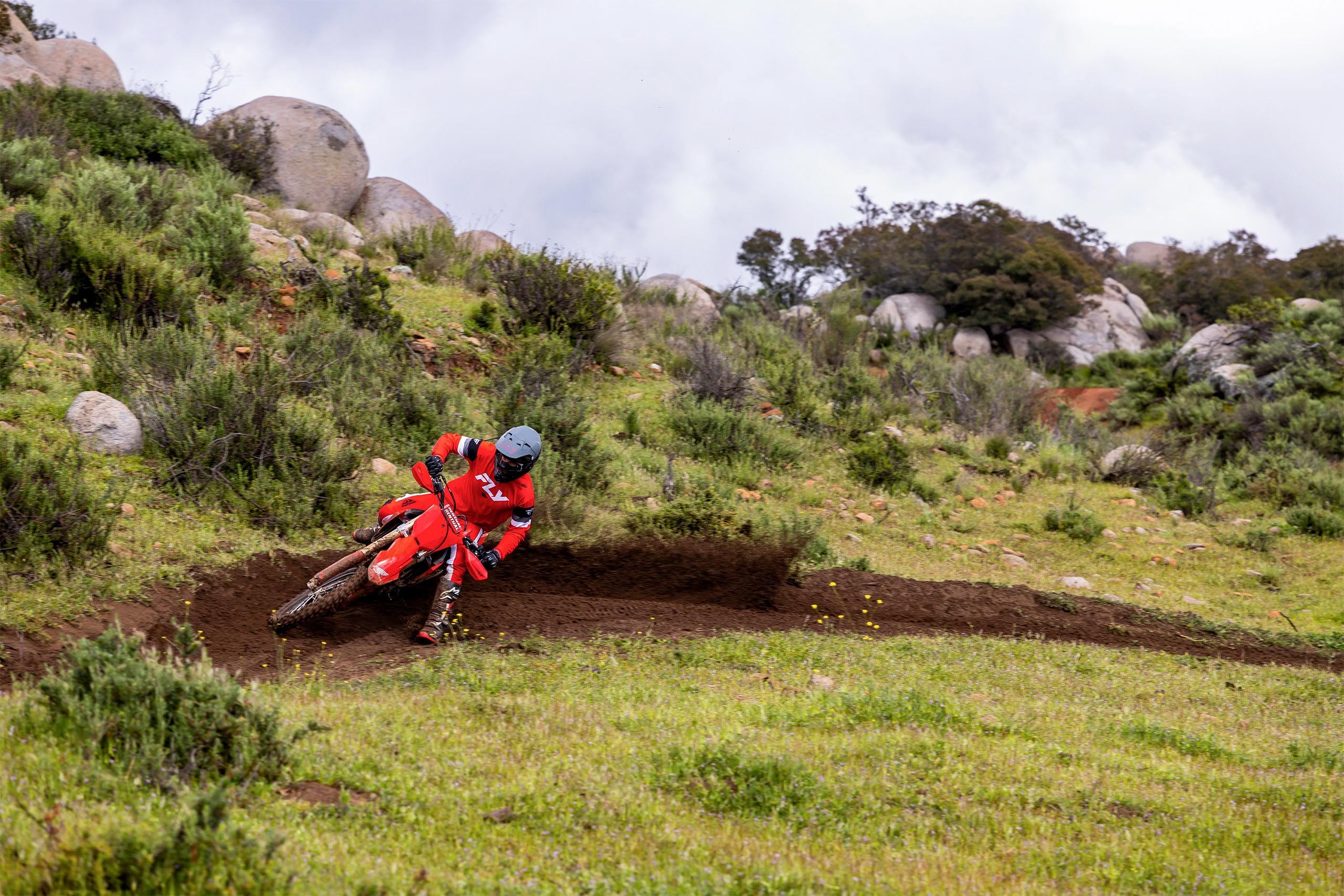 2025-crf450rx-gallery-07-2560x1707