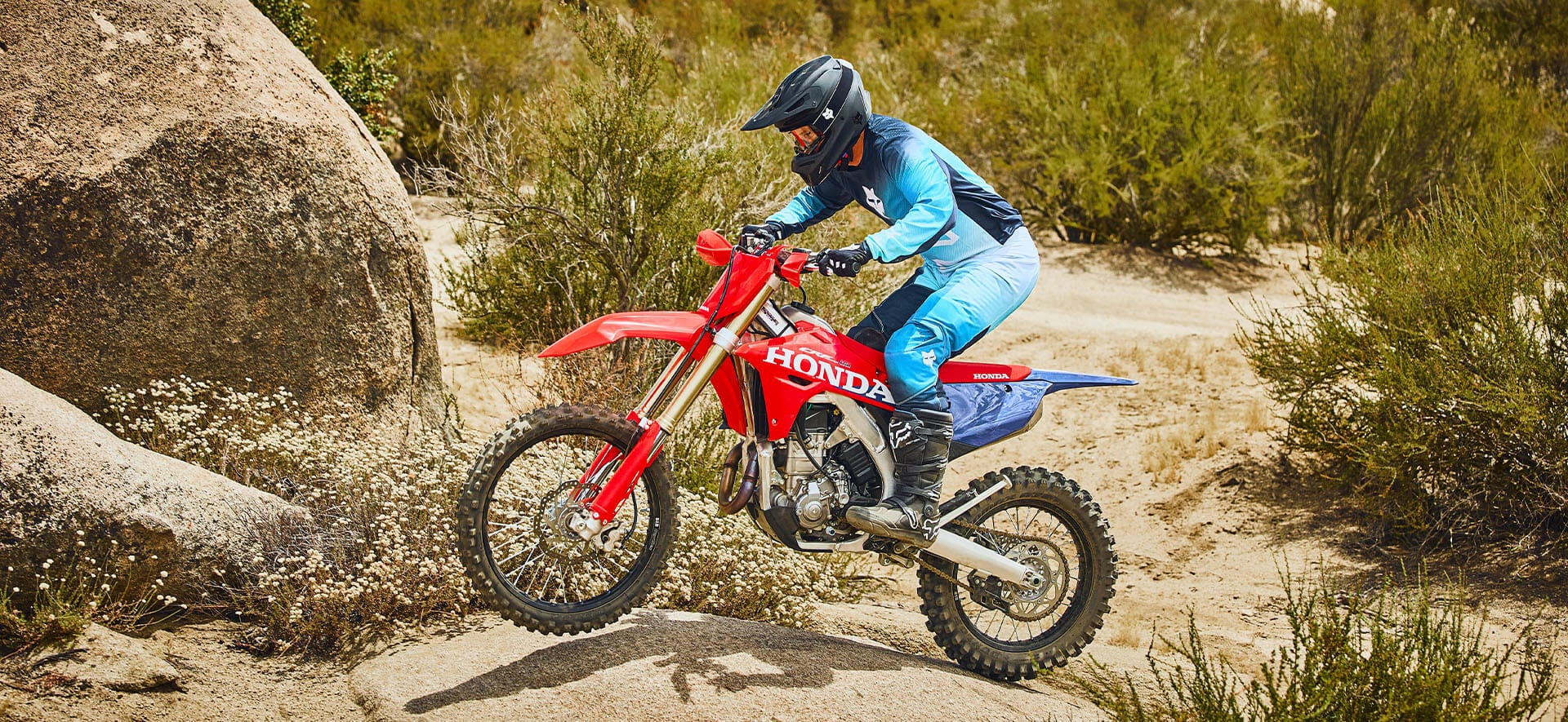 2027-CRF450RX-hero-banner-1920x885-v2