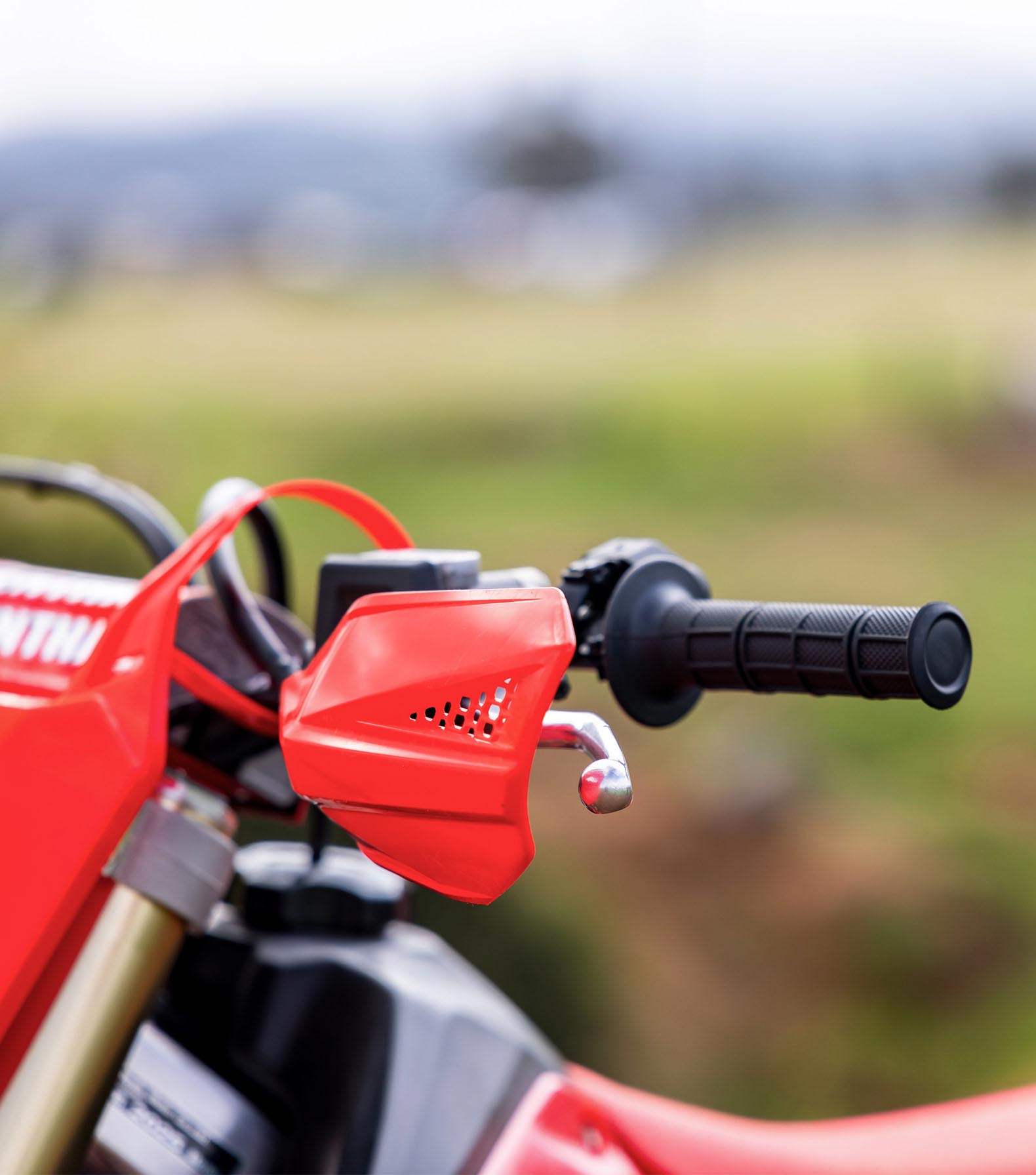 2026-CRF450RX-Hydraulic-clutch-1580x1792