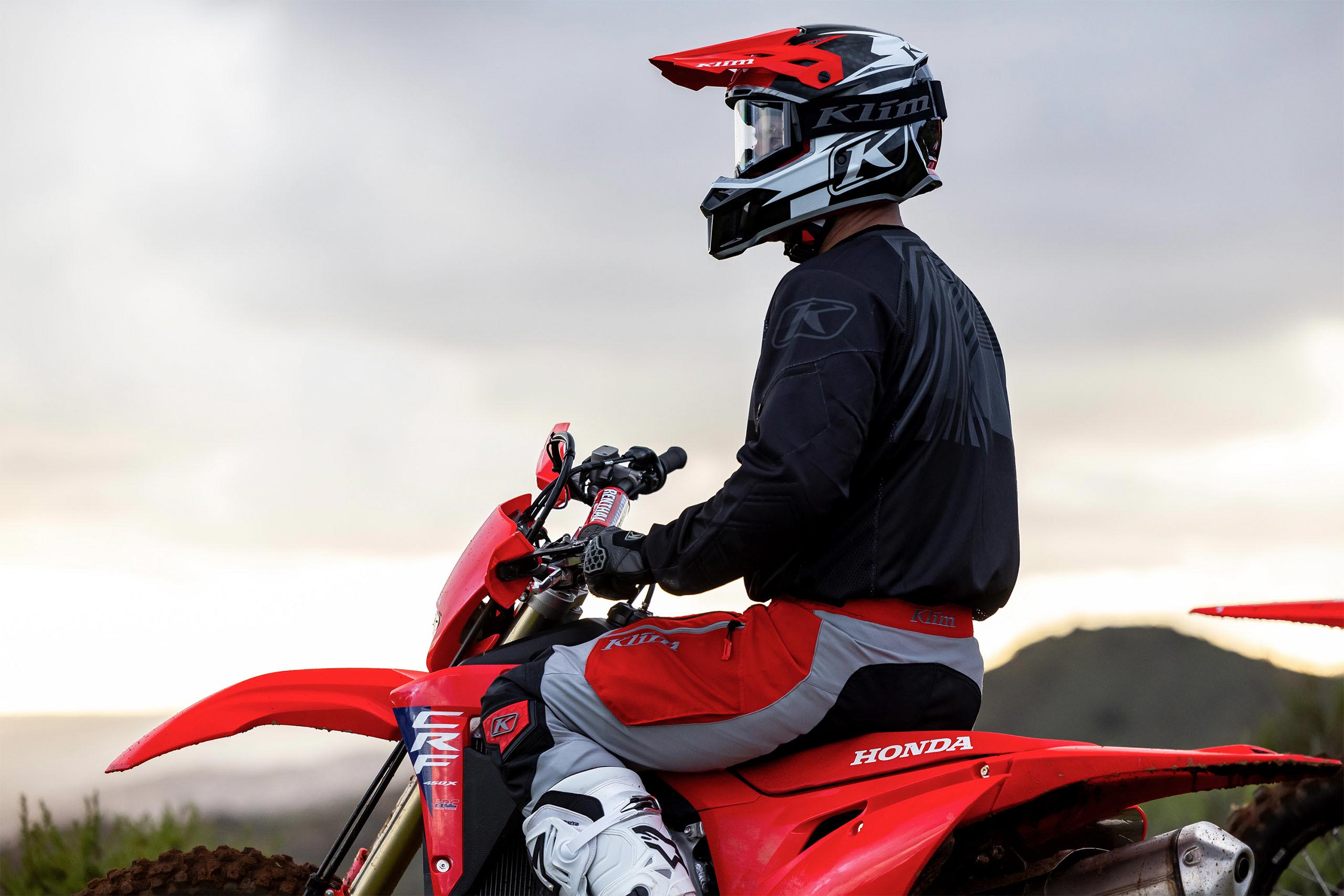 2025-crf450x-gallery-02