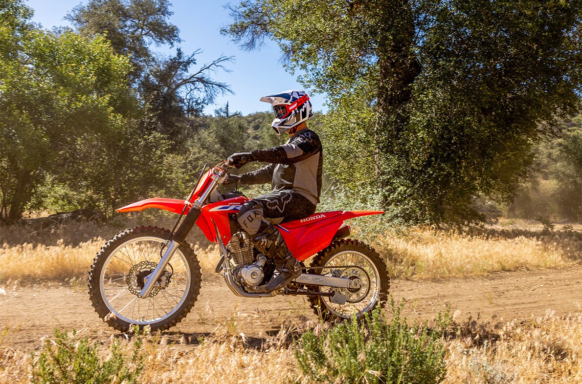 2025-crf250f-gallery-02-1190x786