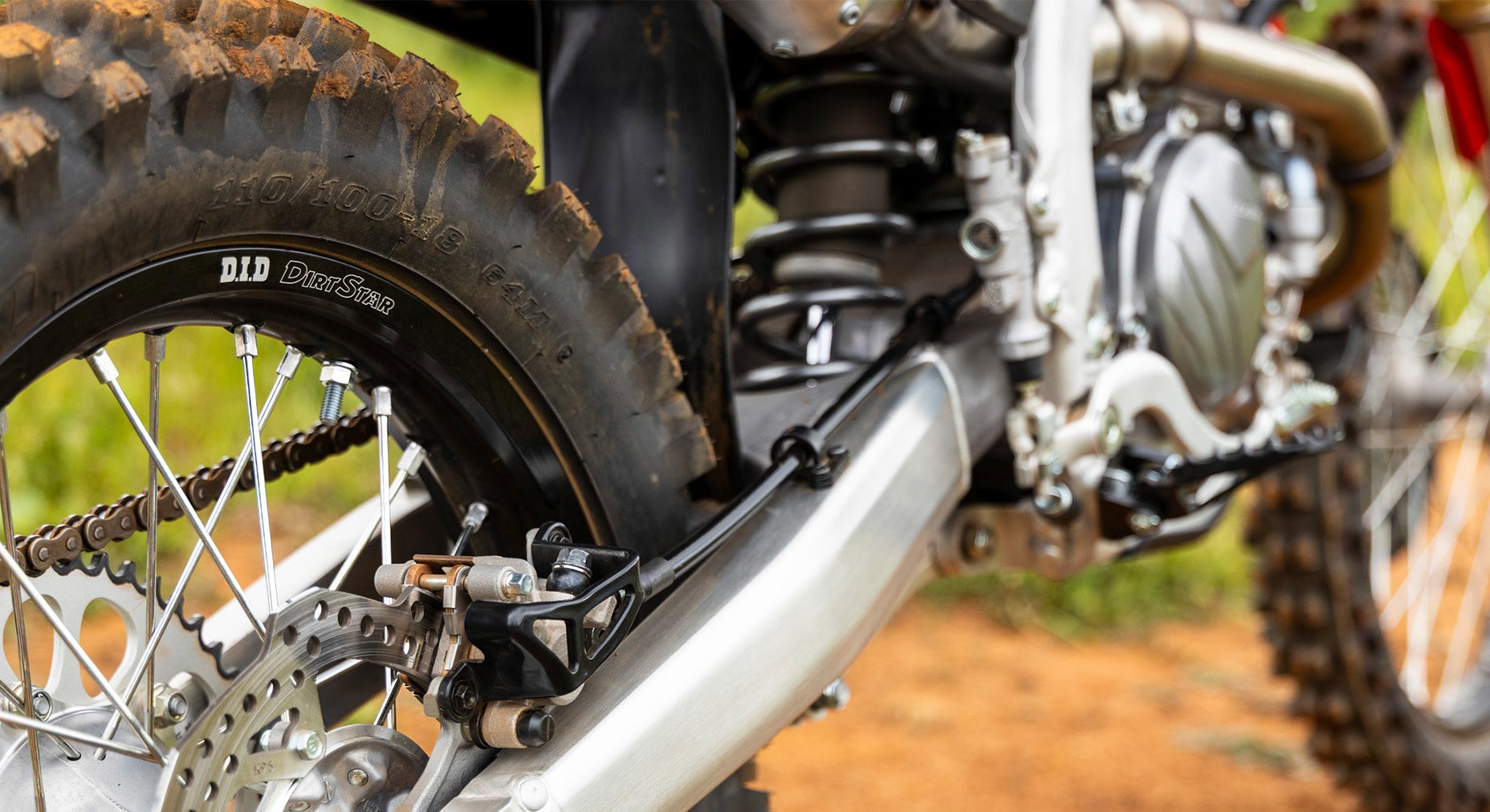 Low rear shock mount