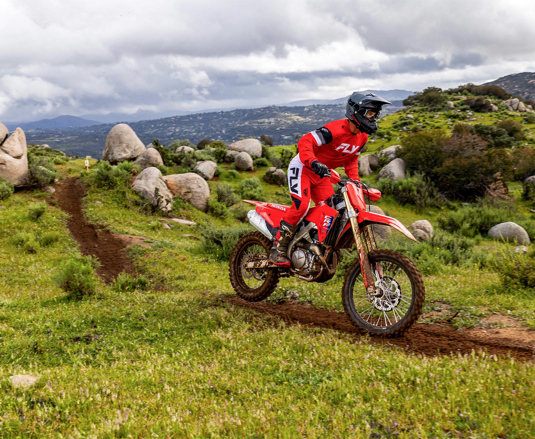 2025-crf450rx-gallery-01-1850x1518