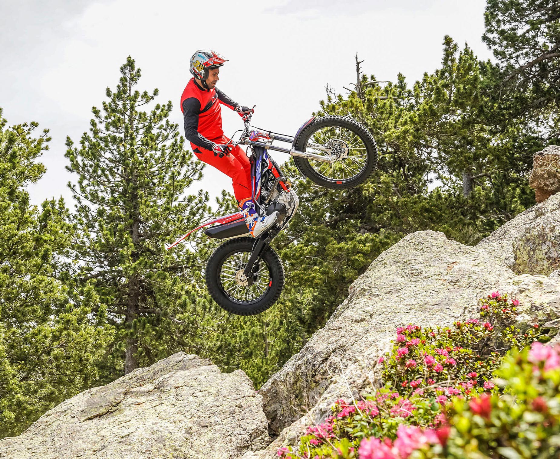 2025-Montesa-Cota-301RR-gallery-01-1850x1518