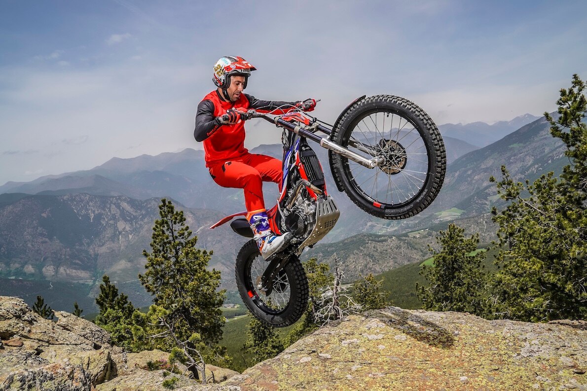 2025-Montesa-Cota-301RR-gallery-02-1190x786