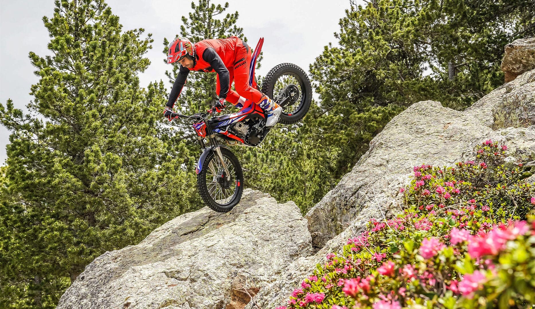 2025-Montesa-Cota-301RR-gallery-07-1866x1080