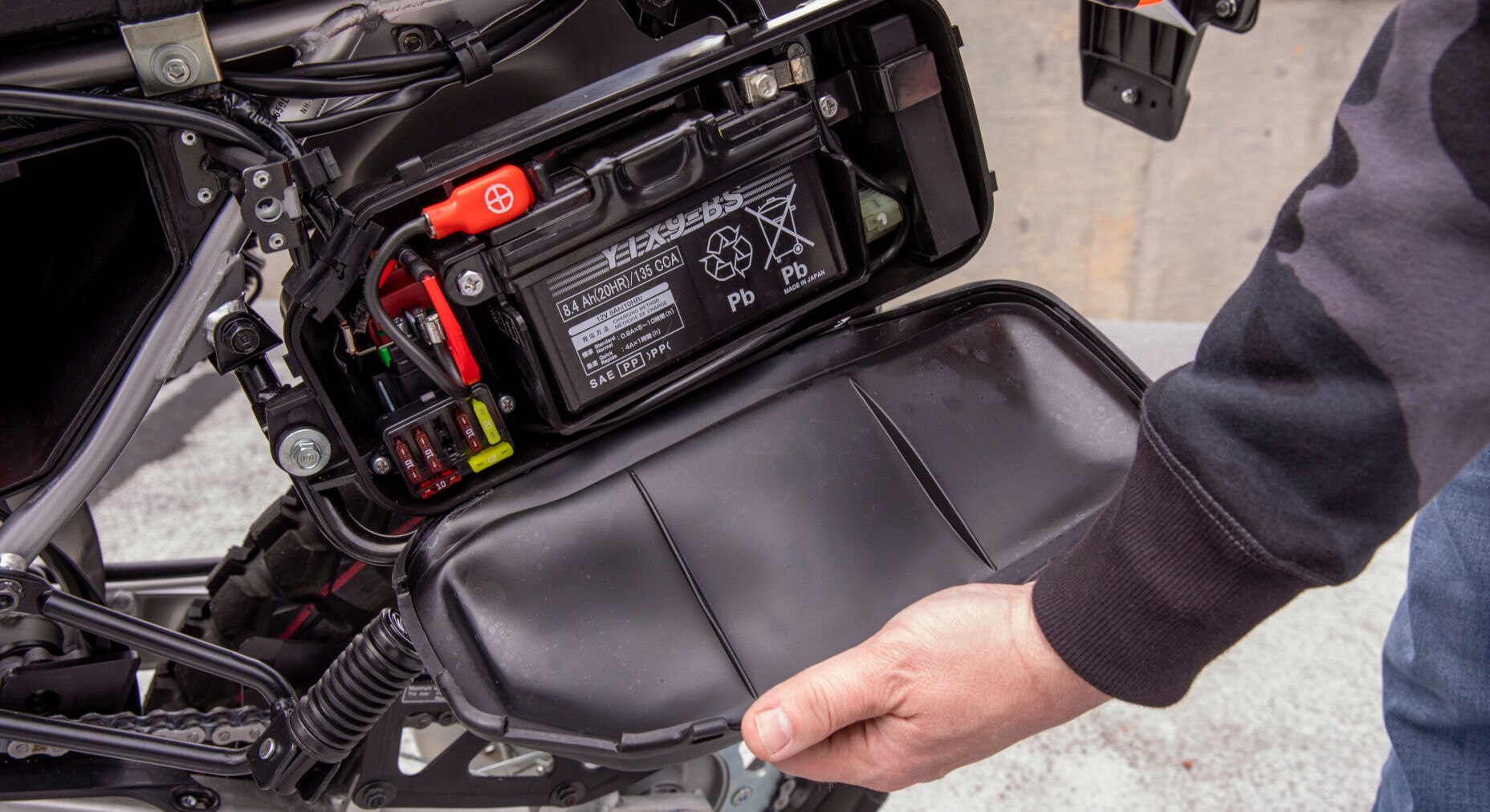Sealed battery
