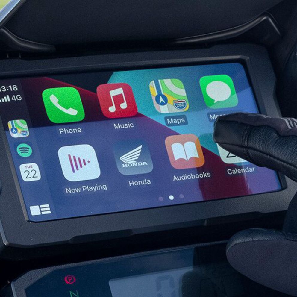 Apple CarPlay™ and Android Auto™