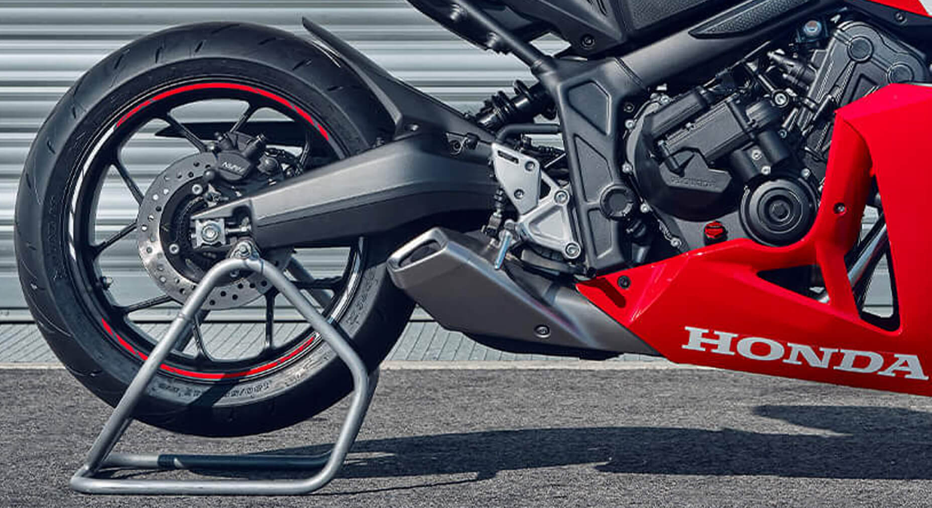 Y-spoke aluminum wheels