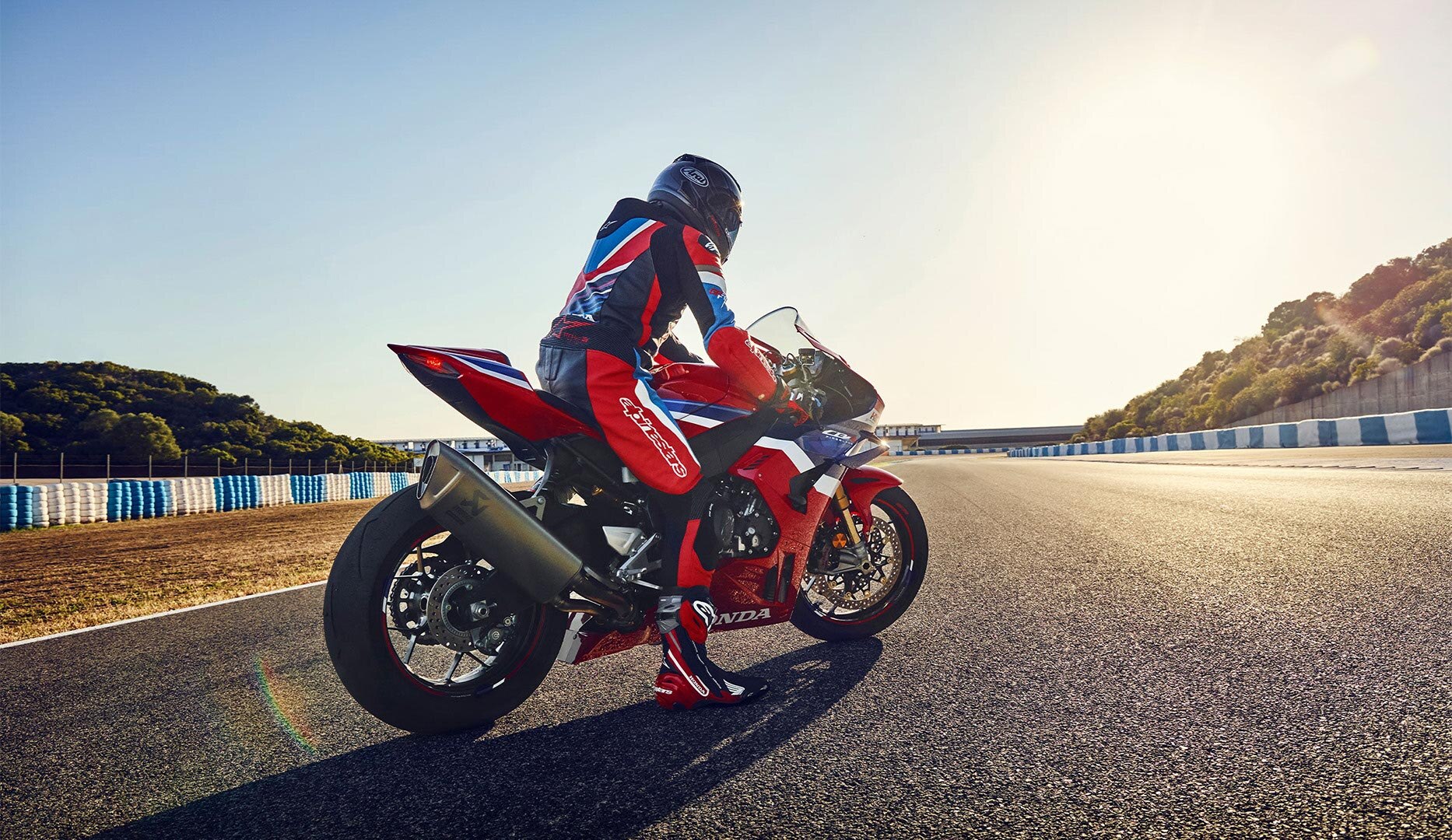 2025-cbr1000rr-r-fireblade-sp-gallery-07