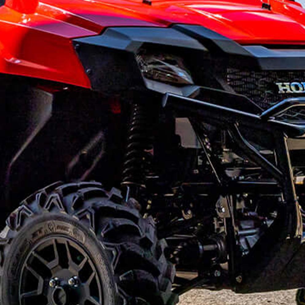 Double-wishbone front suspension