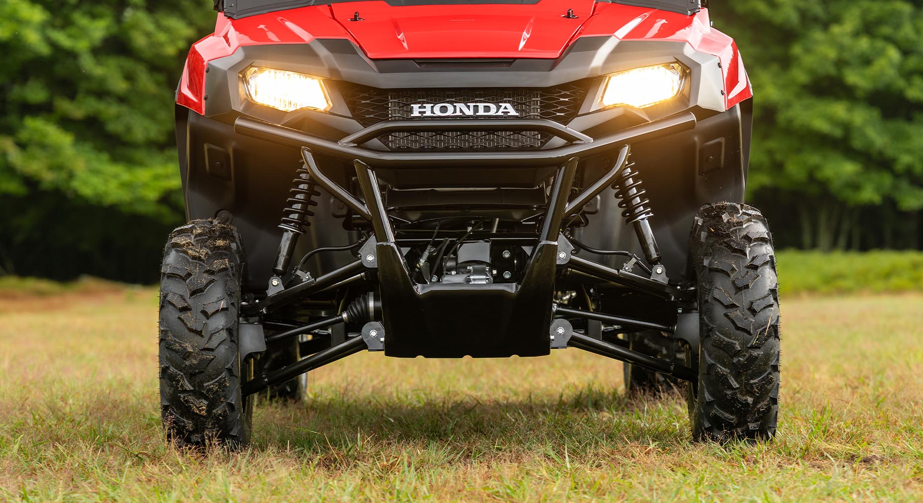 Double-wishbone front suspension
